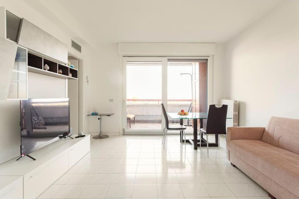 Attico Incantevole - Forum Assago & Humanitas Hotel Rozzano Kültér fotó